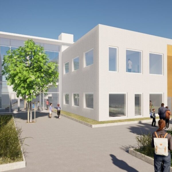 Flåtestad skole, illustrasjon av tilbygg med hvit fasade. Ingenia var rådgivende ingeniør for brann, VVS og vann og avløp