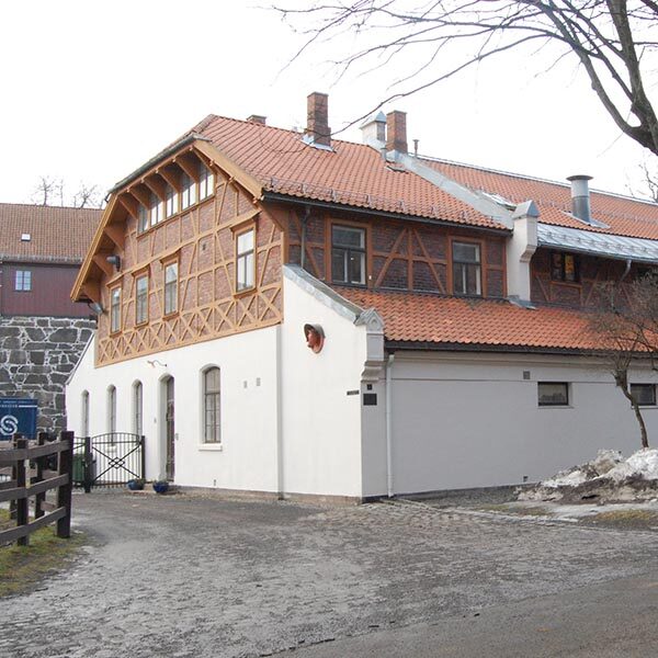Ridehuset i Oslo, sett fra gårdsplassen. Ingenia var rådgivende ingeniør for brann, slokkeanlegg og VVS